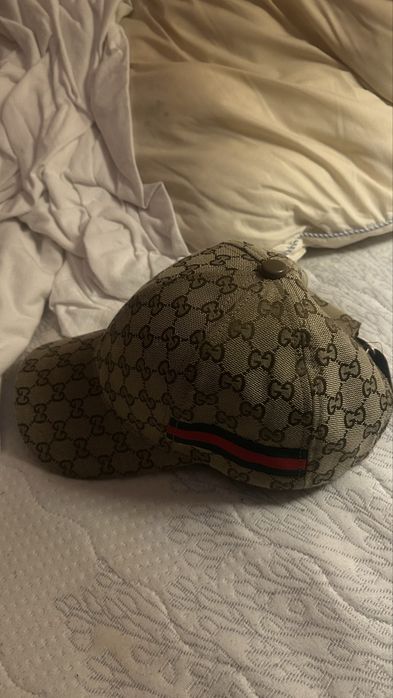 Cucci cap- dourado