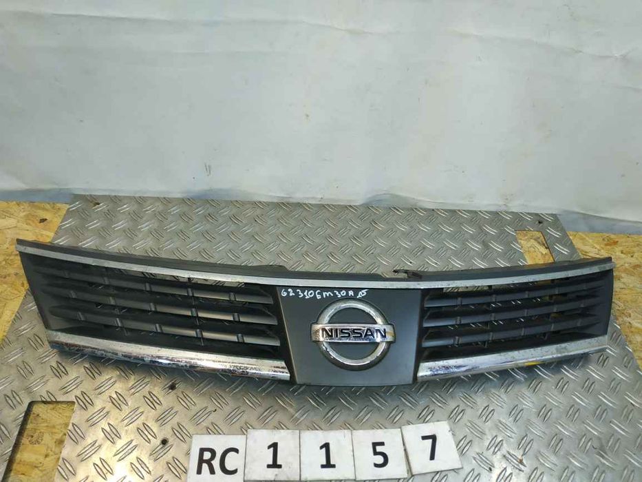 Nissan Tilda 06-13 решітка радіатора  RC1157 62310EM30A