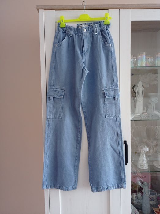 Nowe spodnie damskie jeansy cargo straig Bershka ht