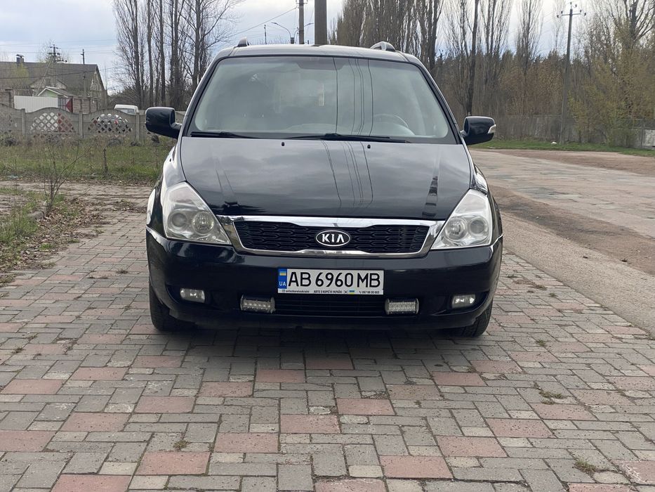 KIA Carnival 2012