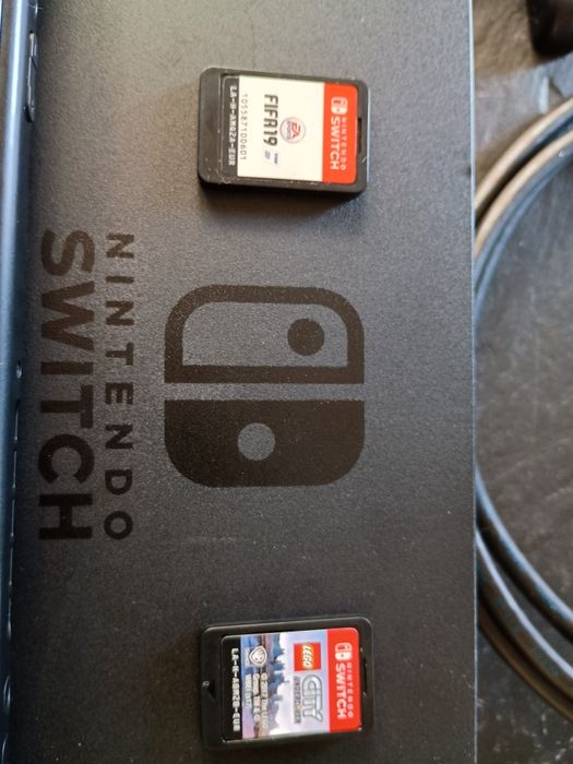 Nintendo Switch como nova + 2 jogos