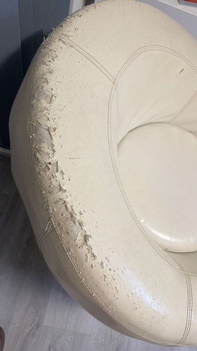 Poltrona branca de pele