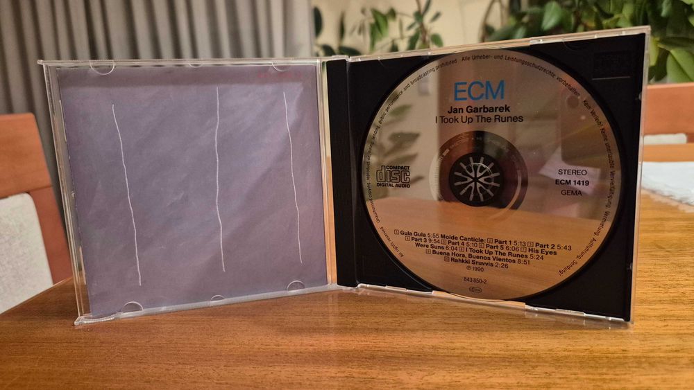 Vendo CD de música "I Took Up the Runes", do carismático JAN GARBAREK!