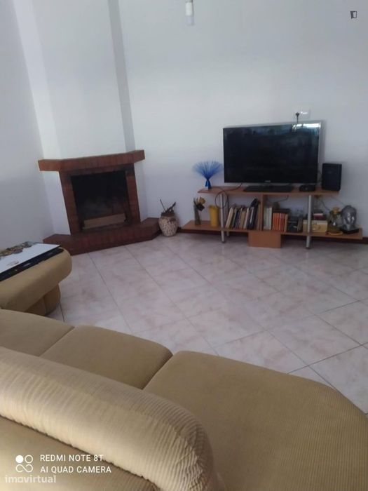Quarto - localizado em Guimaraes