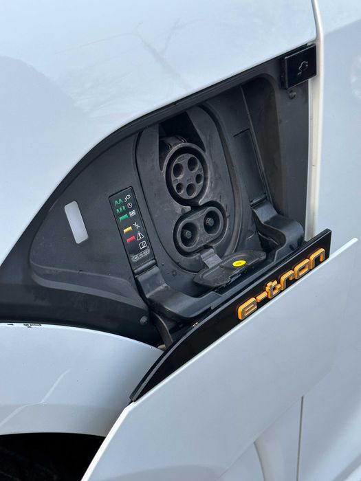 Продам Audi e-tron 2019 рік можлива розстрочка,кредит,обмін!