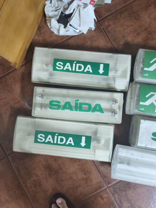 Lote 7 Luzes de Emergência e Sinalização Saída