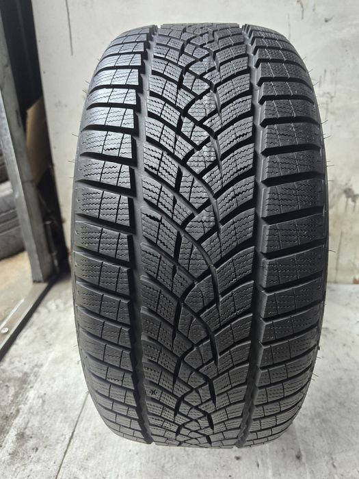 Sprzedam oponę 225/40 18" Goodyear UltraGrip Performance + 9mm 2022r