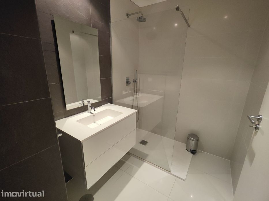 Apartamento Renovado T2 Avenida Bessa - 2 lugares garagem