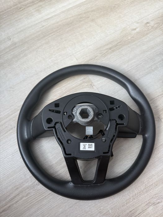 Продам руль Мазда 3 2017