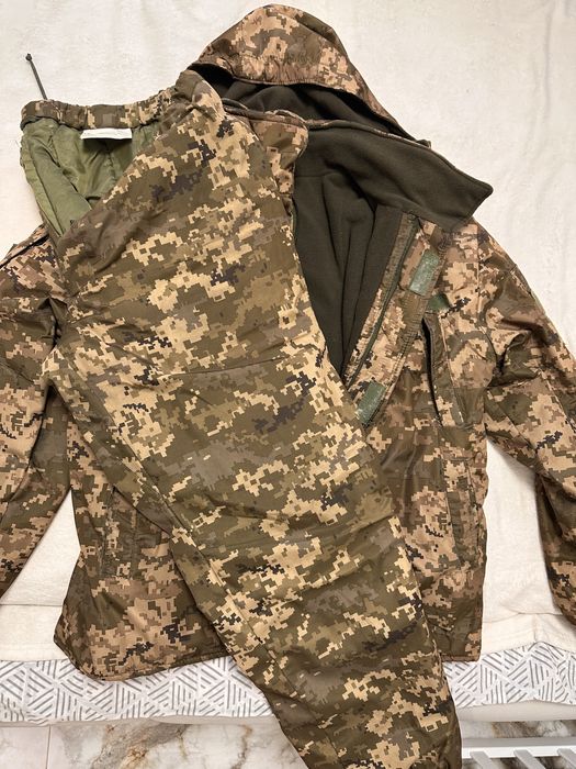 Продам зимову якісну форму