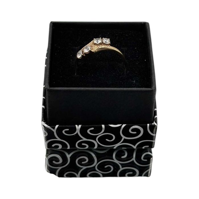 Złoty pierścionek z kamieniami | próba 585 | rozmiar 15