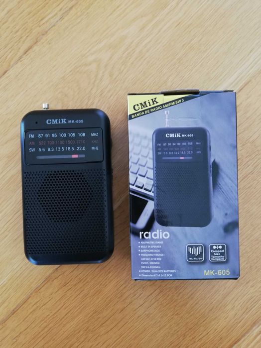 Rádio portátil AM/FM/SW – usado apenas uma vez