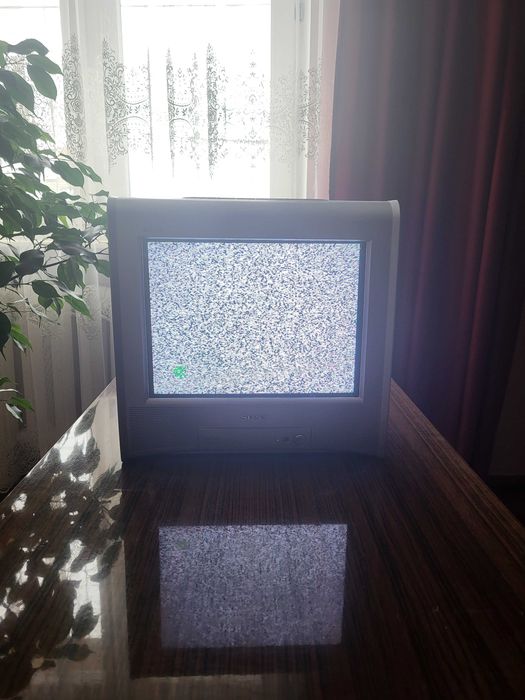 Диван з двома Кріслами та журнальним столиком + (Телевізор як бонус)