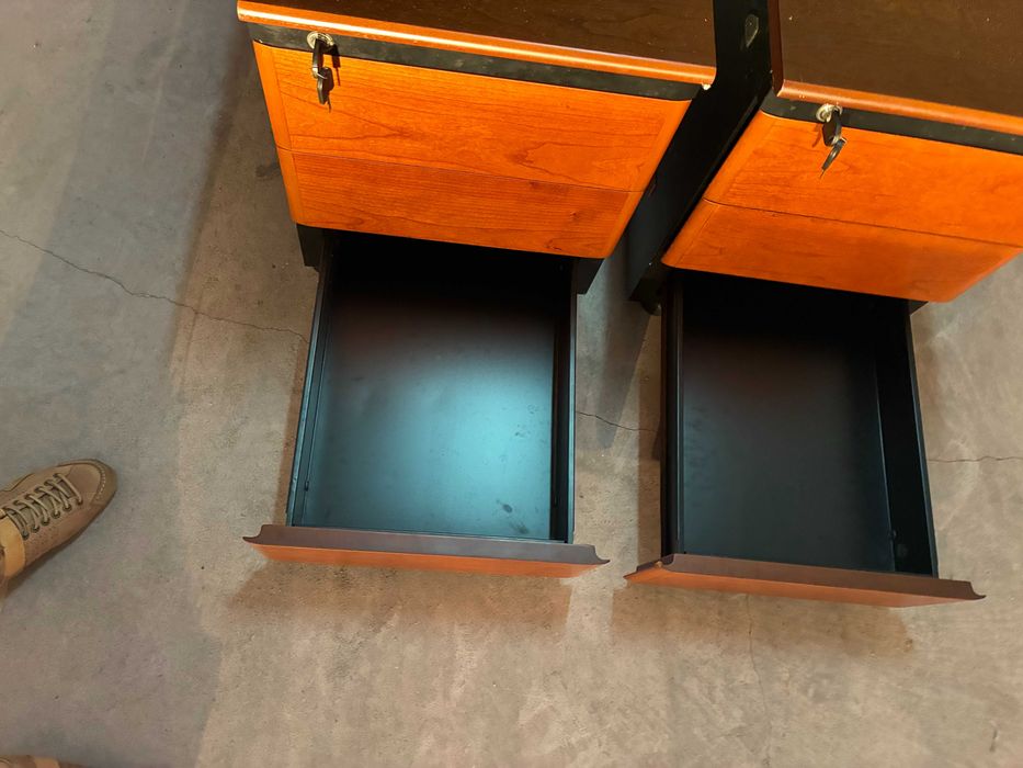 2 rodados de escritório da marca ditemóveis