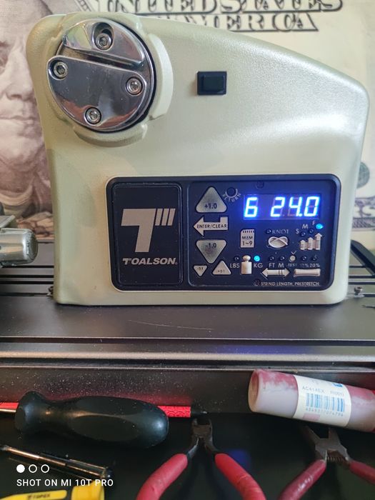 Професійна перетяжка, натяжка  ракеток для тенісу, бадмінтону,сквошу,