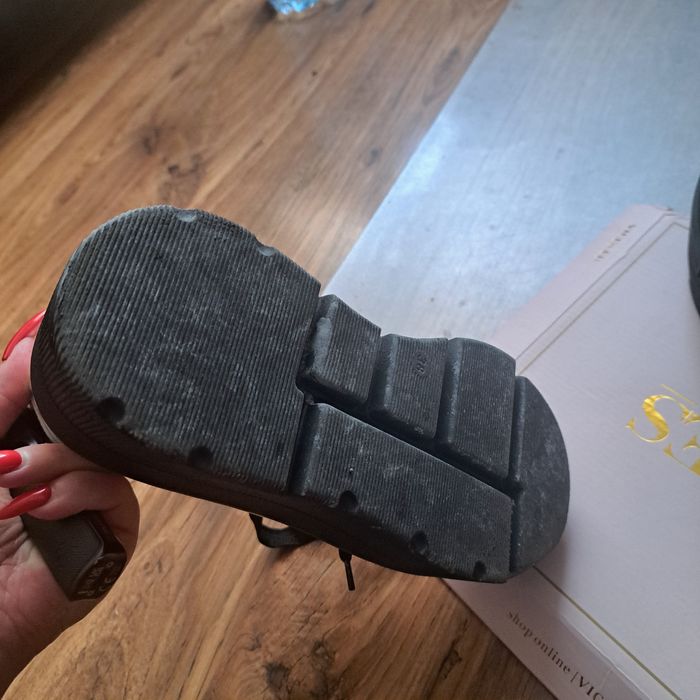 Adidasy na platformie