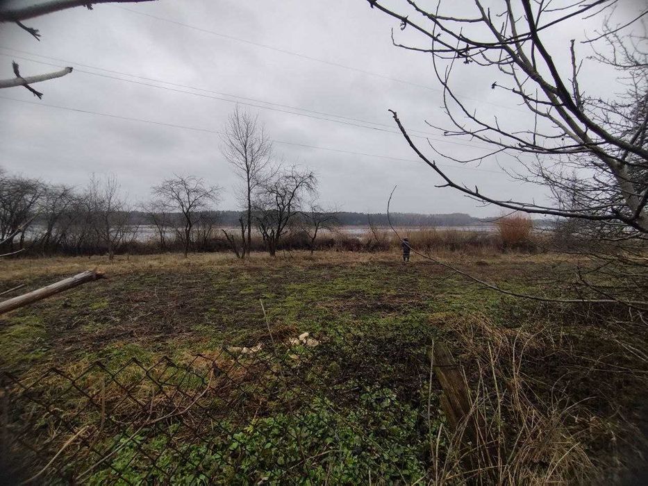 продаж будинку у селі 20 км від міста