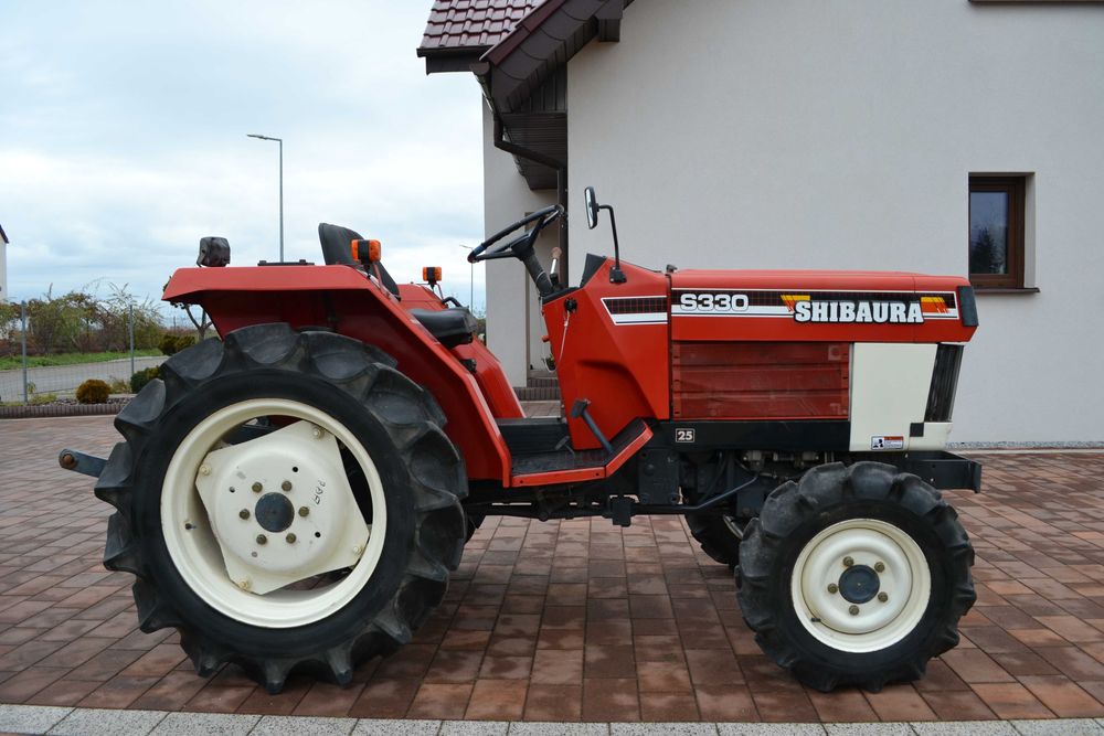 Traktorek japoński mini traktor Yanmar Kubota z ładowaczem