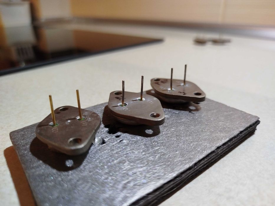 Tranzystory mocy amplituner Marantz 2275