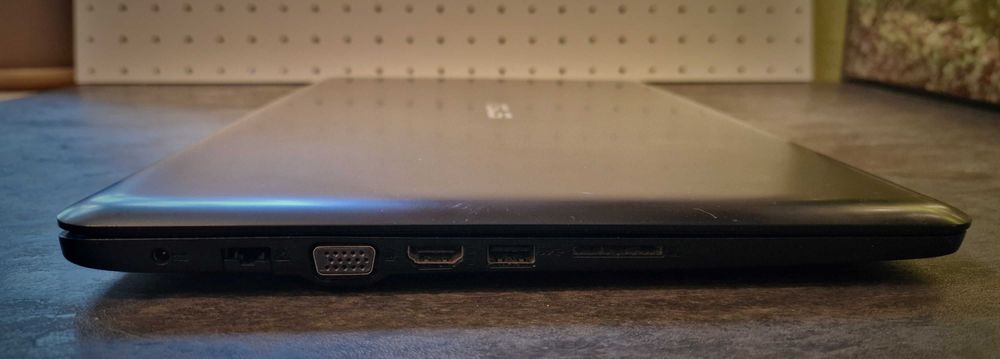 Ноутбук ASUS E502S