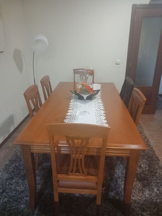 Mesa de sala em cerejeira