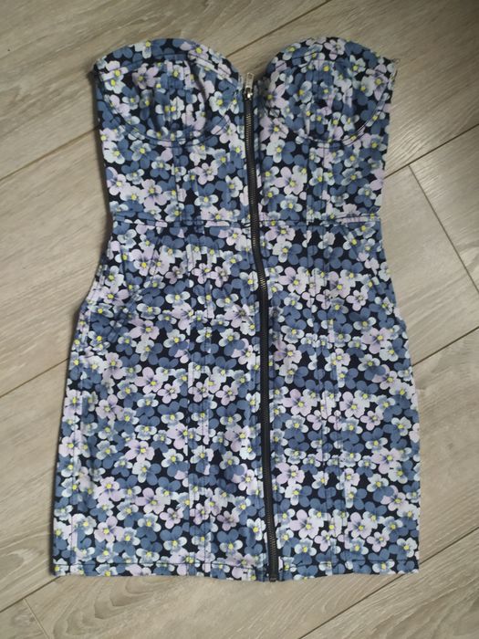 Sukienka na zamek 32/34