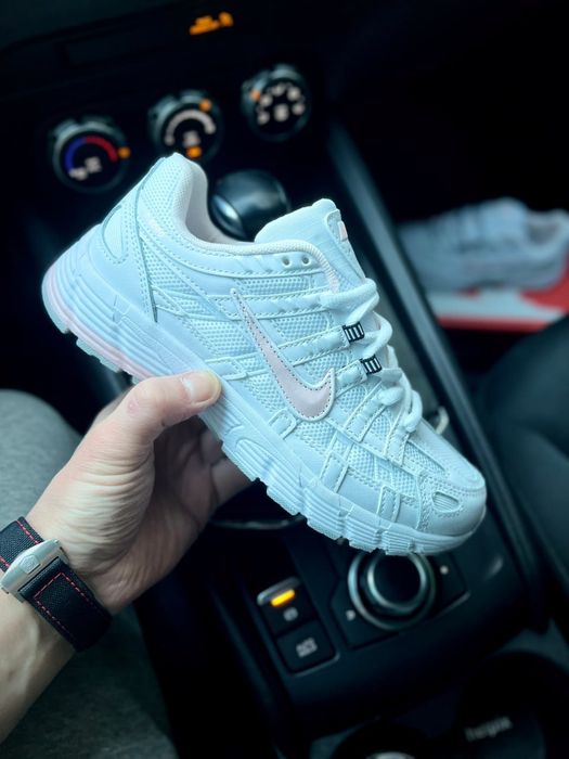 Жіночі кросівки Nike P-6000