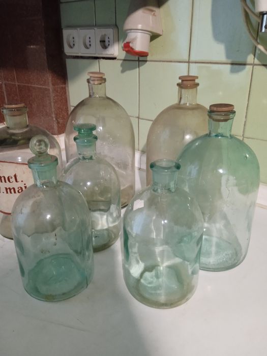 Банки всякі різні