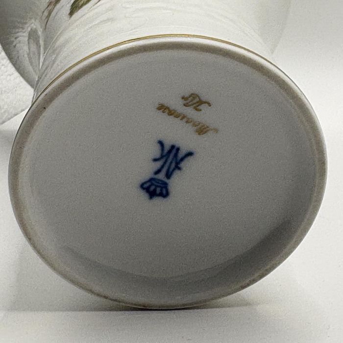 Вінтажна маленька ваза з квітковими мотивами від Kaiser