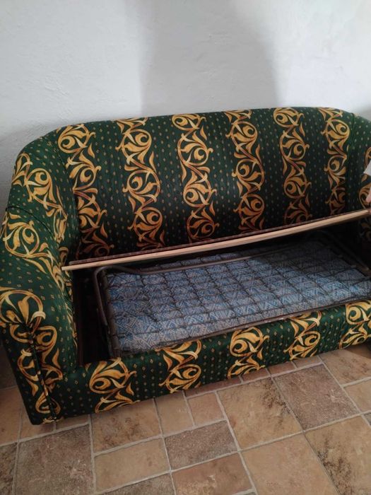 Vendo sofá / cama com respectivos cadeirões