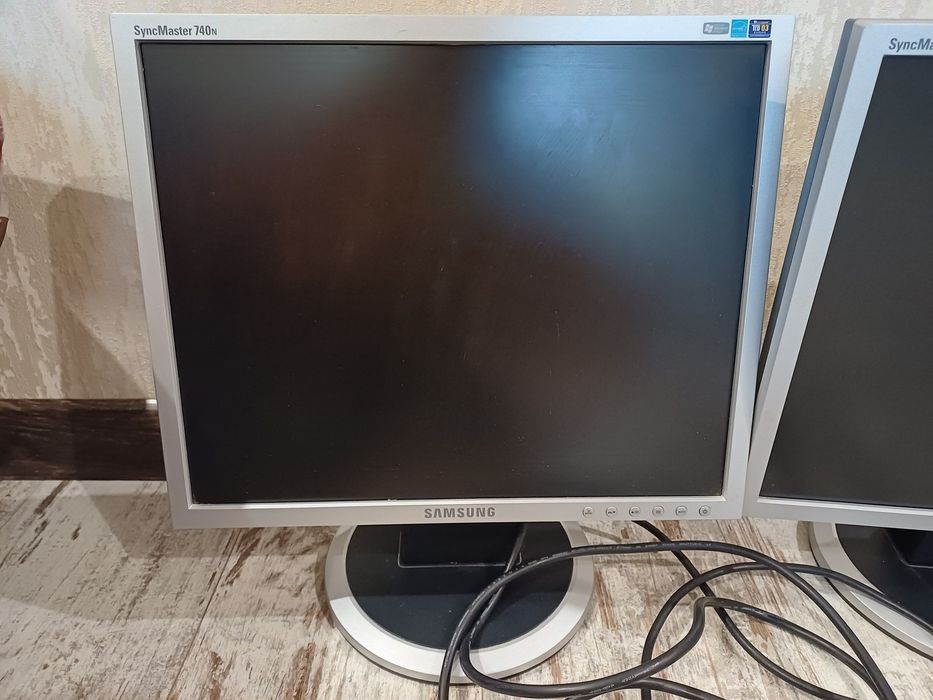 монитор Samsung SyncMaster 740N