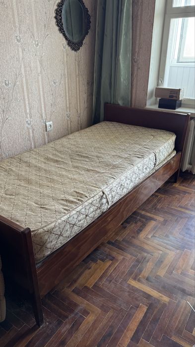 Кровать с матрасами бесплатно срочно Самовывоз