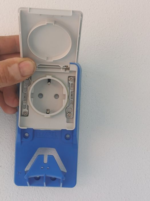 Tomada monofase para carros elétricos