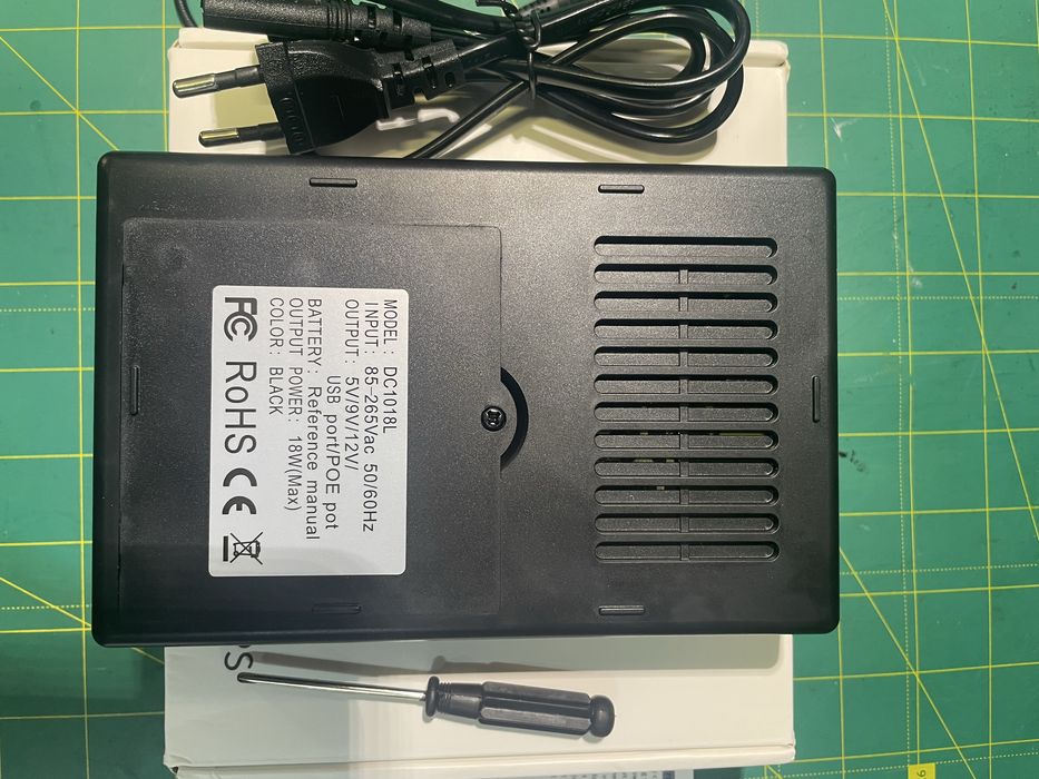 ИБП для роутеров DC1018L 5 В 9 В 12 В укомплектован аккумуляторами