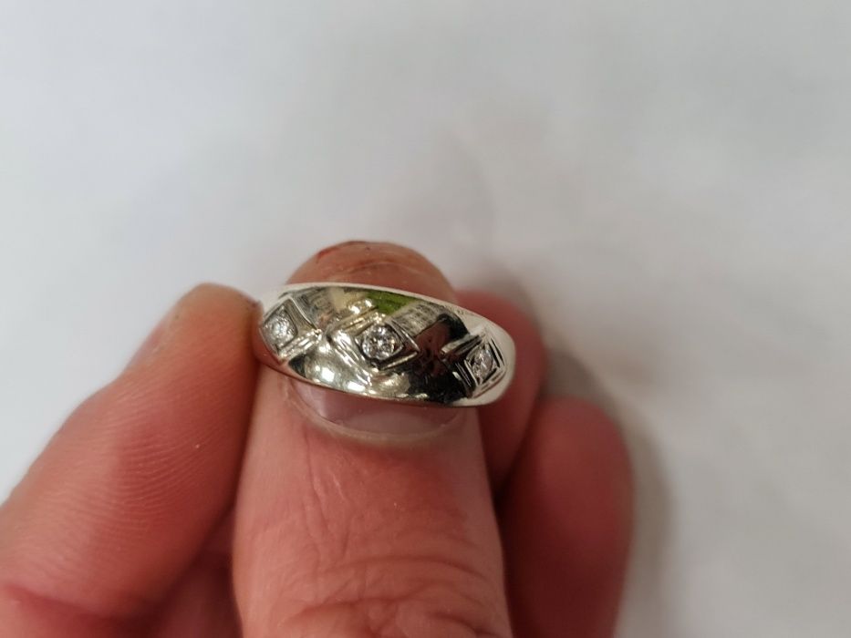 Wyjątkowy złoty pierścionek / obrączka / 585/ Brylanty/ 3.88 gram/ R15