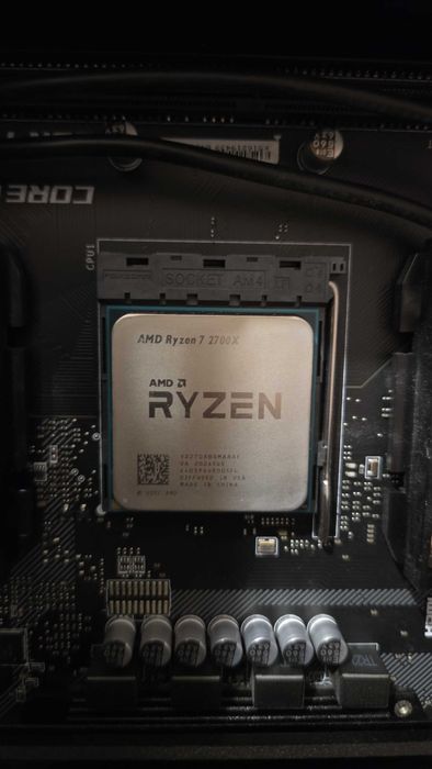 AMD Ryzen 7 2700X (3.7GHz) AM4 (Com Cooler)