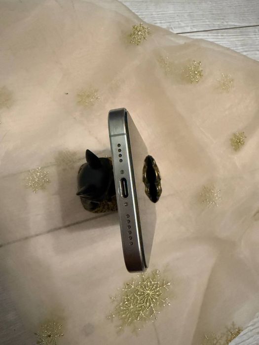 Продам iPhone 16 pro max 256gb CЄ