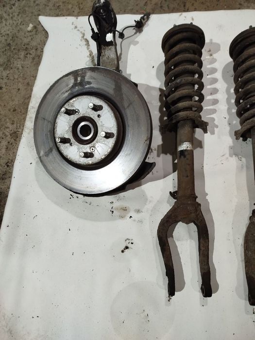 Цапфа ступиця повор.кулак Honda Acura Legeng кb1 Хонда Акура Легенда