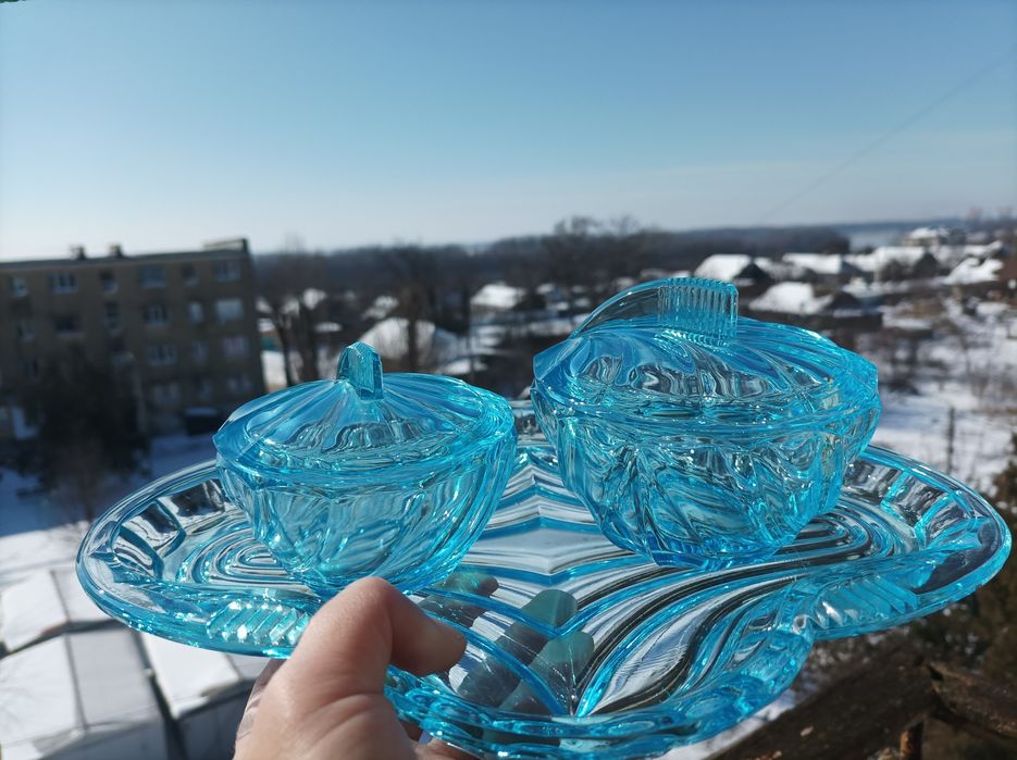 Винтажный набор из цветного  депрессионного стекла Англия