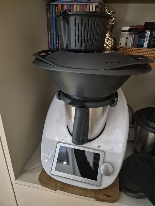 Bimby tm6 com.2 copos +protetor de lâmina e descascador em mt bom estado