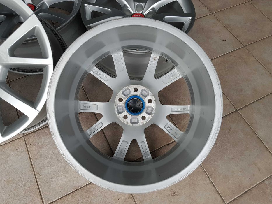 Felgi aluminiowe Audi A7 C7 8x19 et26 5x112 A4 B8 Allroad A8 D2 D3