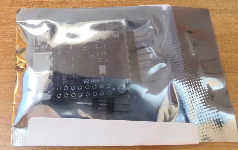 Esp32 S2 mini 4MB Flash 2MB PSRAM Arduino MicroPython