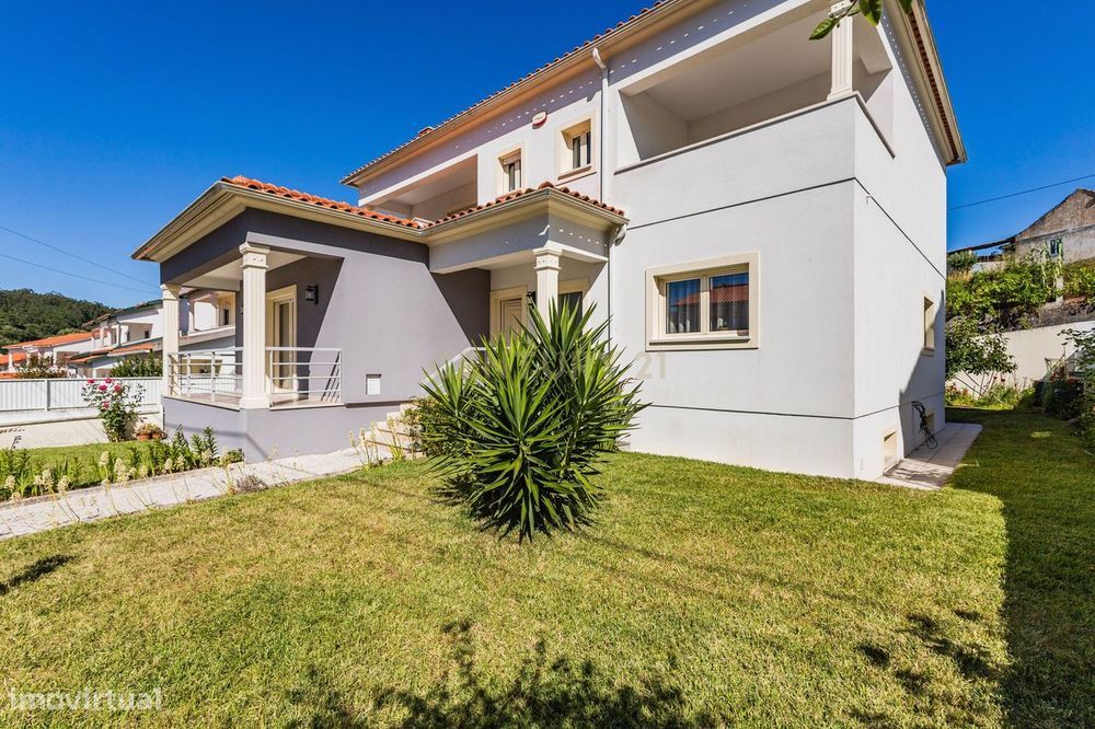 Moradia T5 na zona de Zambujo -Leiria