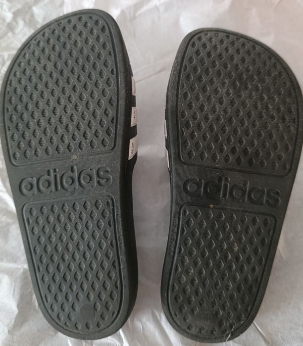 Chinelos de piscina Adidas