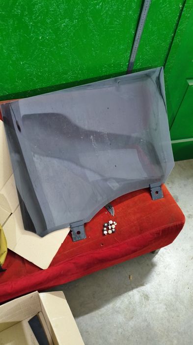 Стекло Land Rover