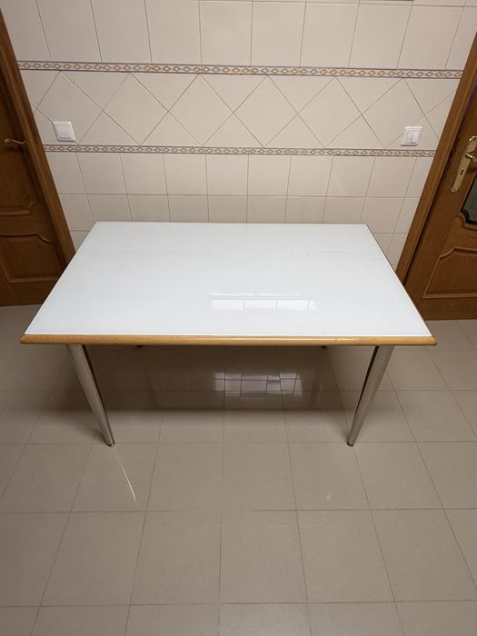 Mesa de cozinha.