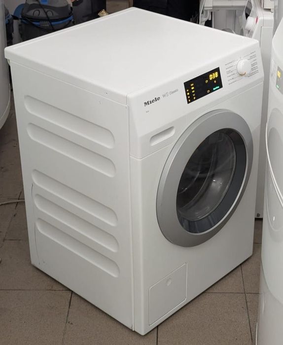Преміум пральна машина Miele wdb030