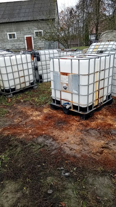 Czyste Zbiorniki 1000L używane