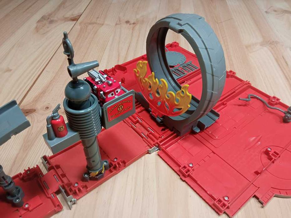 Cars - Race N' Rescue Station