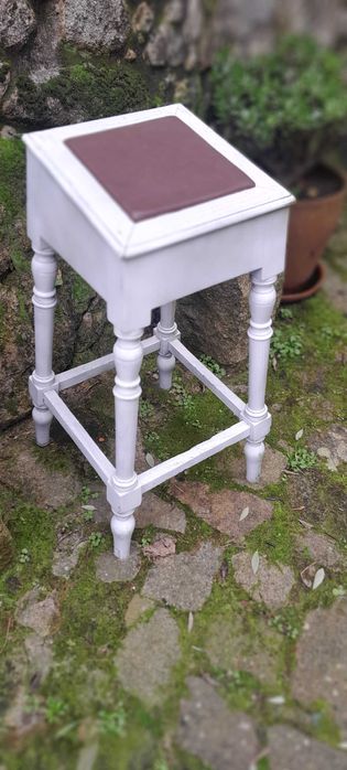 Banco em Madeira Bar